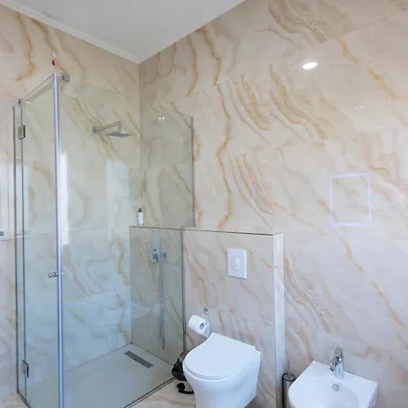 فندق Ufo Boutique تيرانا