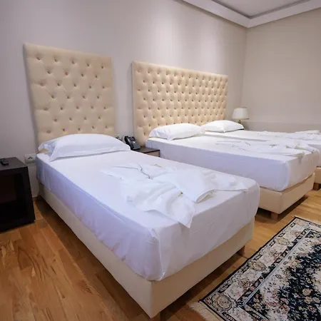 Ufo Boutique تيرانا