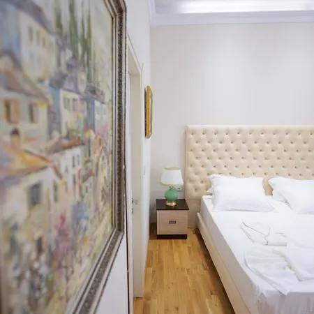 Ufo Boutique Hotel 3*