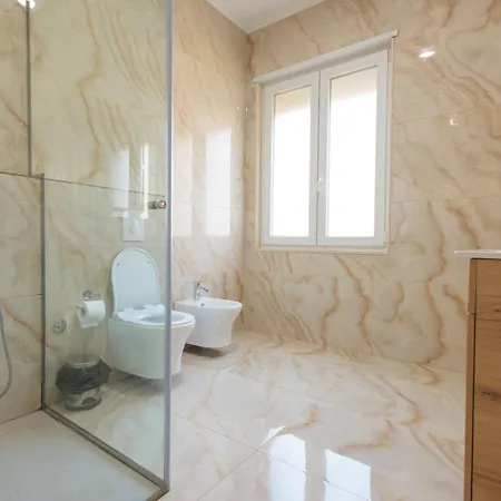 Hotel Ufo Boutique Tirana