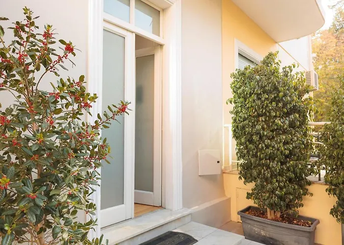 Ufo Boutique 3* טיראנה