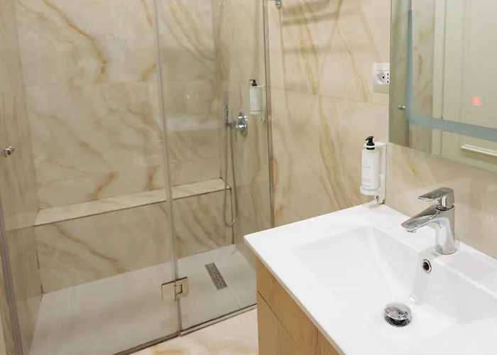 Ufo Boutique 3* Tirana